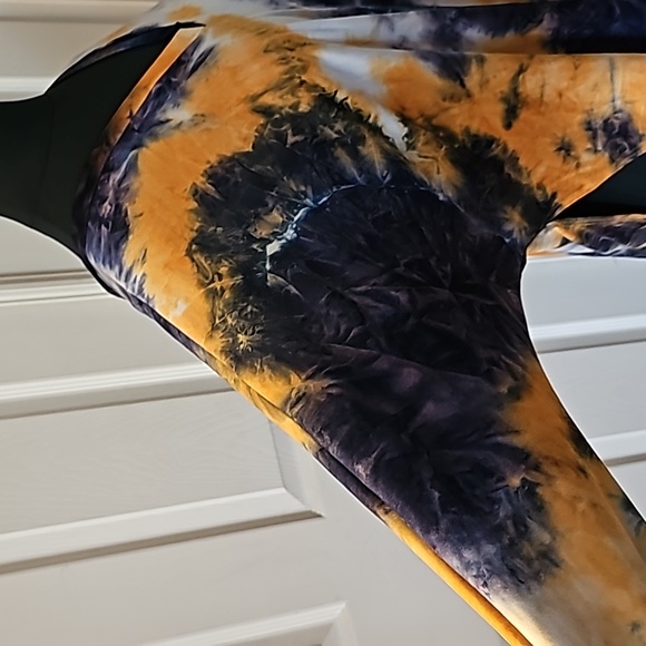 Tie dye shirt and matching long pants. - Picture 4 of 8